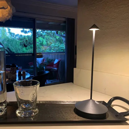 Kabellose LED Tischleuchte Mit Akku | Tragbar & Dimmbar