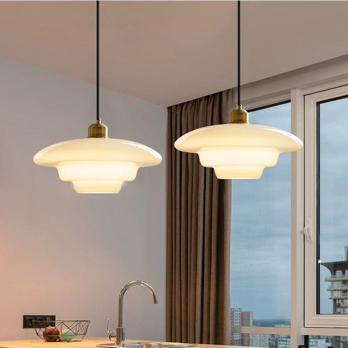 Weisse Glas Pendelleuchte Schweiz | Modernes Design & LED‑Akzentlicht