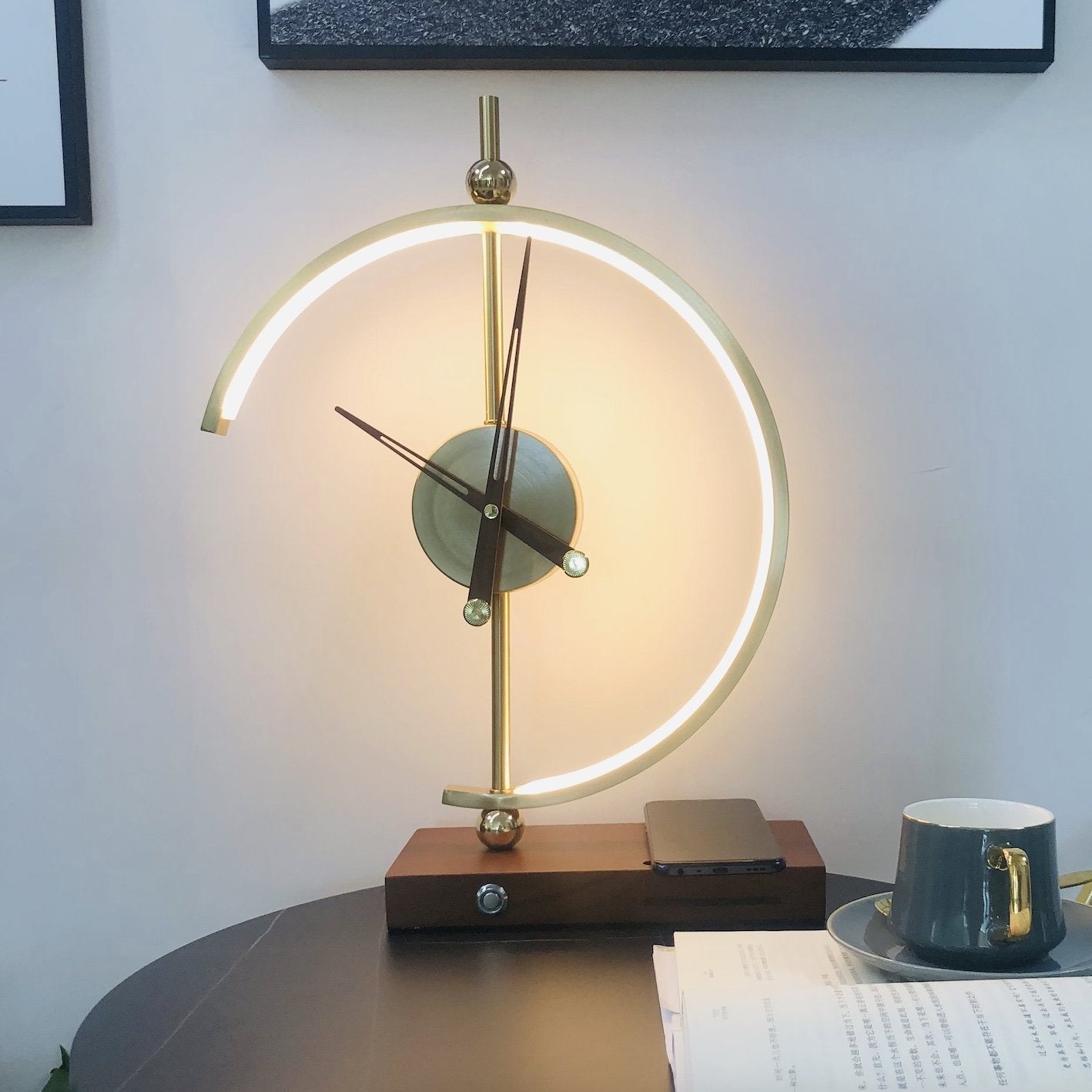 Luxuriöse Lampenuhr Schweiz – LED Nachttischlampe Mit Ladegerät
