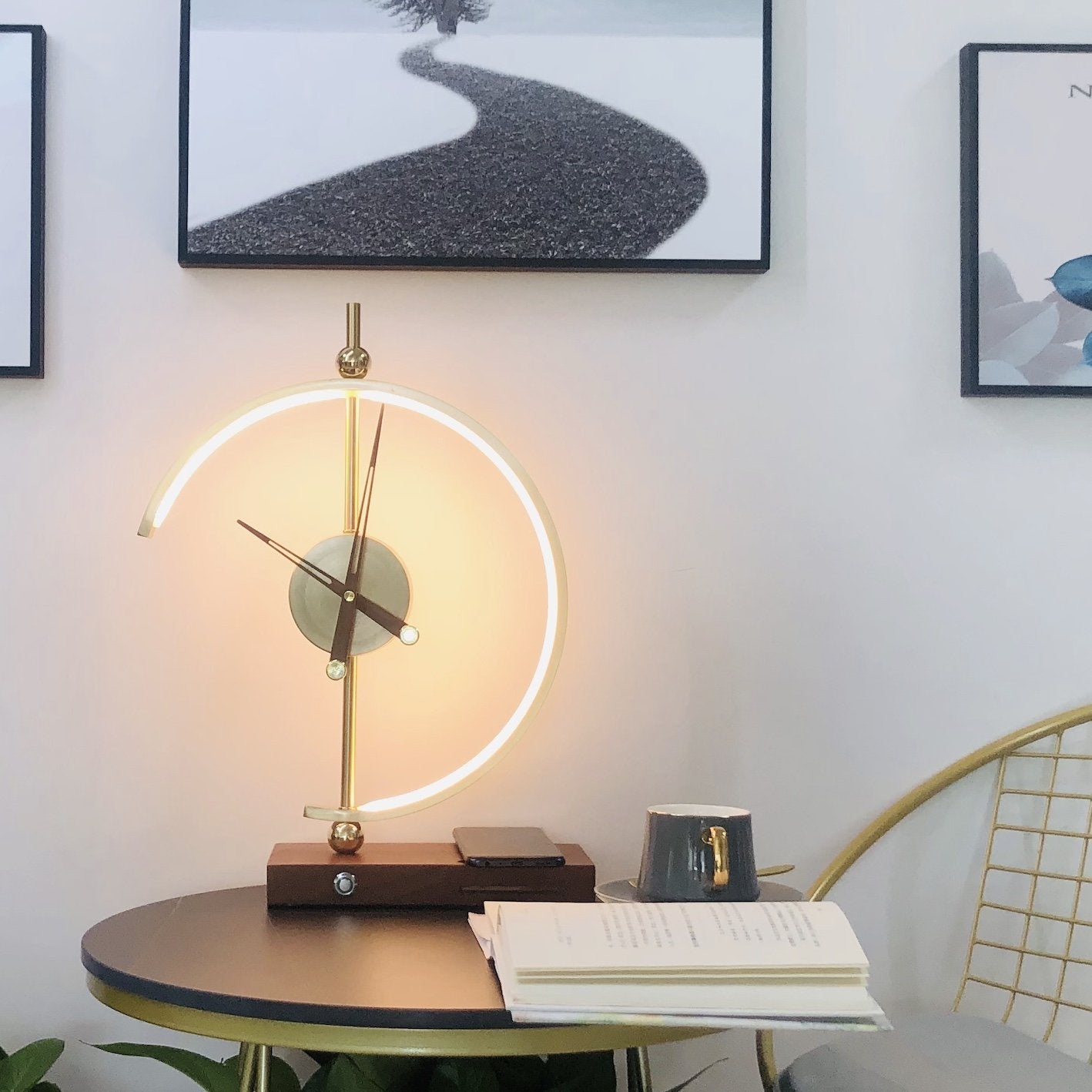 Luxuriöse Lampenuhr Schweiz – LED Nachttischlampe Mit Ladegerät
