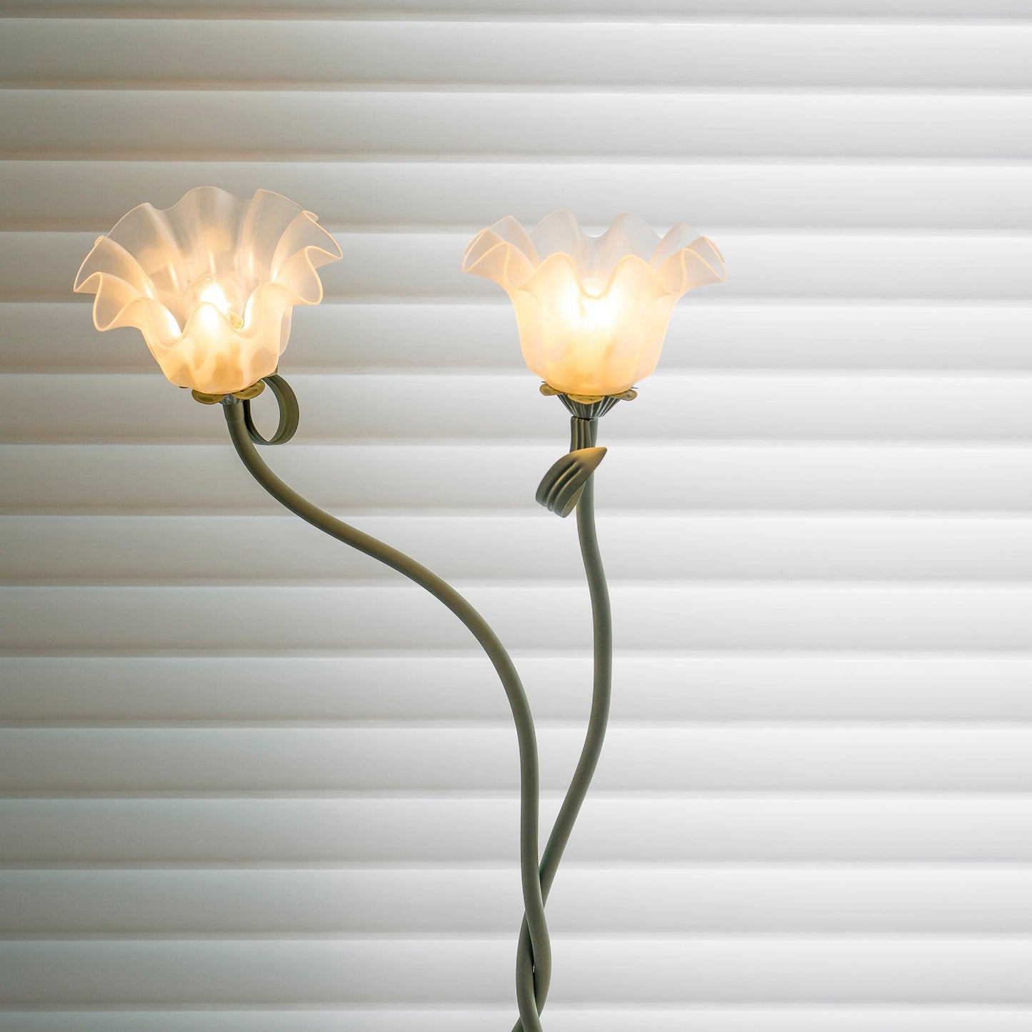 LED-Stehlampe Fürs Wohnzimmer | Blumenform