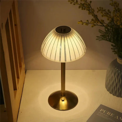 Kabellose Dreifarbige LED-Tischlampe mit Dimmfunktion | Flexibele Beleuchtung