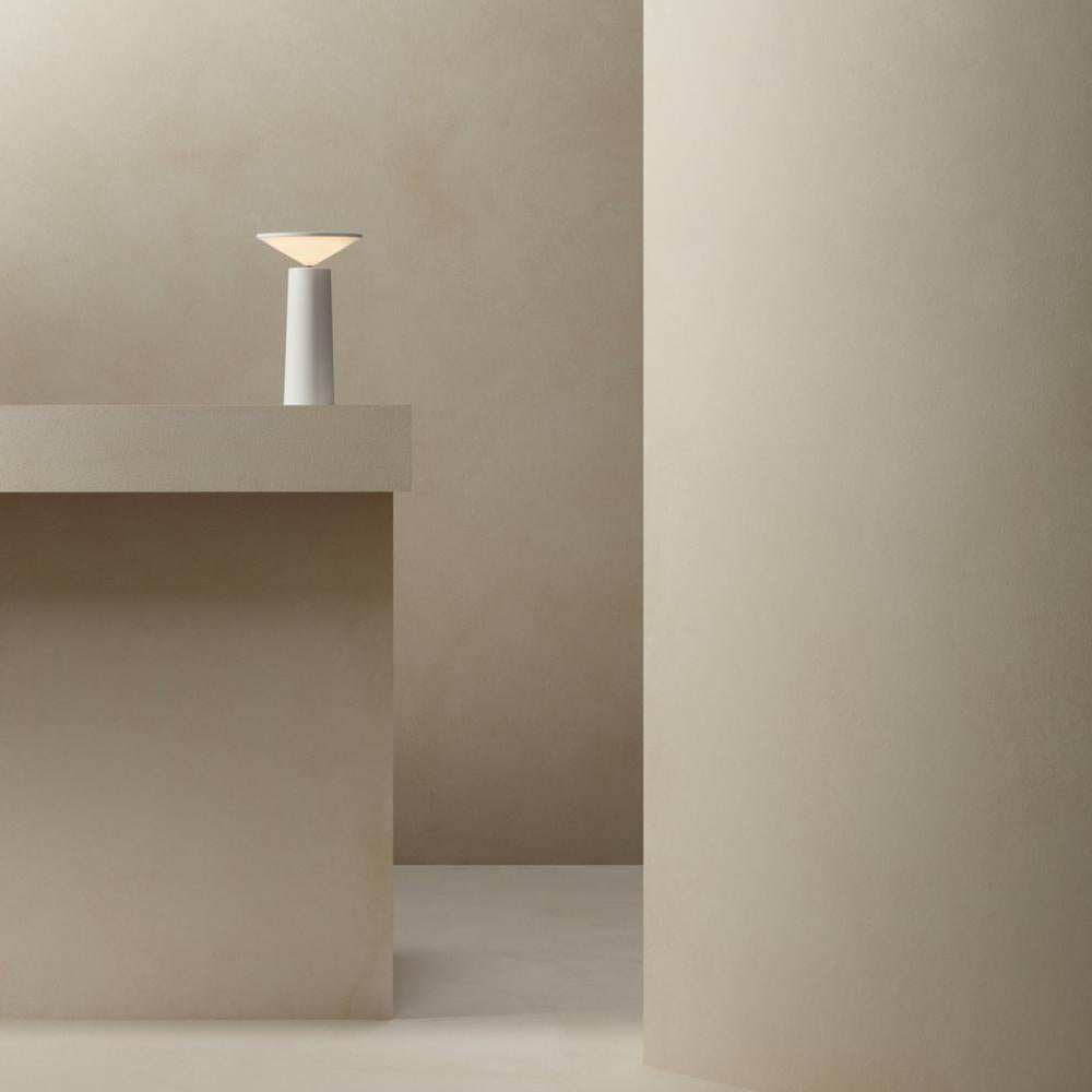 Tragbare Dimmbare LED Tischlampe | Flexibel & Kabellos Einsetzbar
