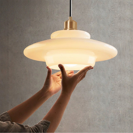 Weisse Glas Pendelleuchte Schweiz | Modernes Design & LED‑Akzentlicht