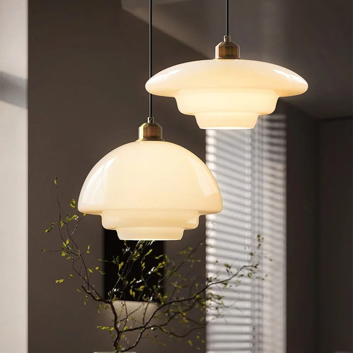 Weisse Glas Pendelleuchte Schweiz | Modernes Design & LED‑Akzentlicht