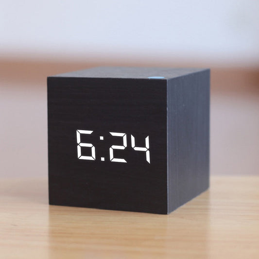 Digitaler Quadratischer LED-Wecker | Moderne Zeitmessung für Ihr Zuhause